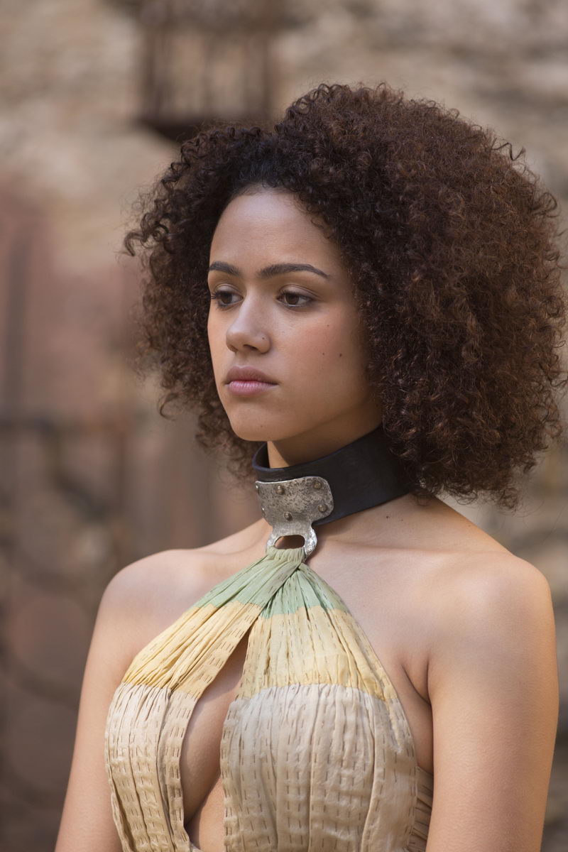 Des photos volées de l'actrice nue Nathalie Emmanuel