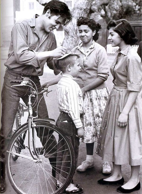 Elvis Presley : photos de sa vie