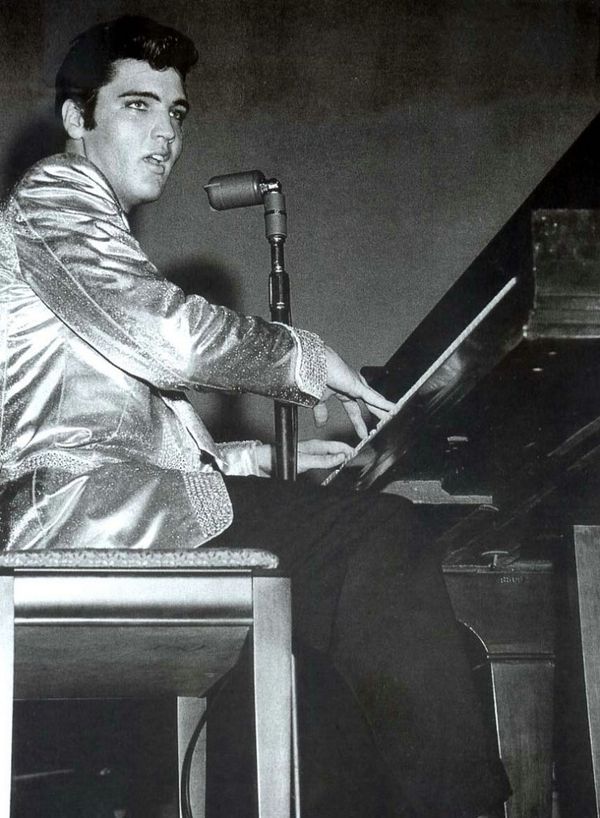 Elvis Presley : photos de sa vie