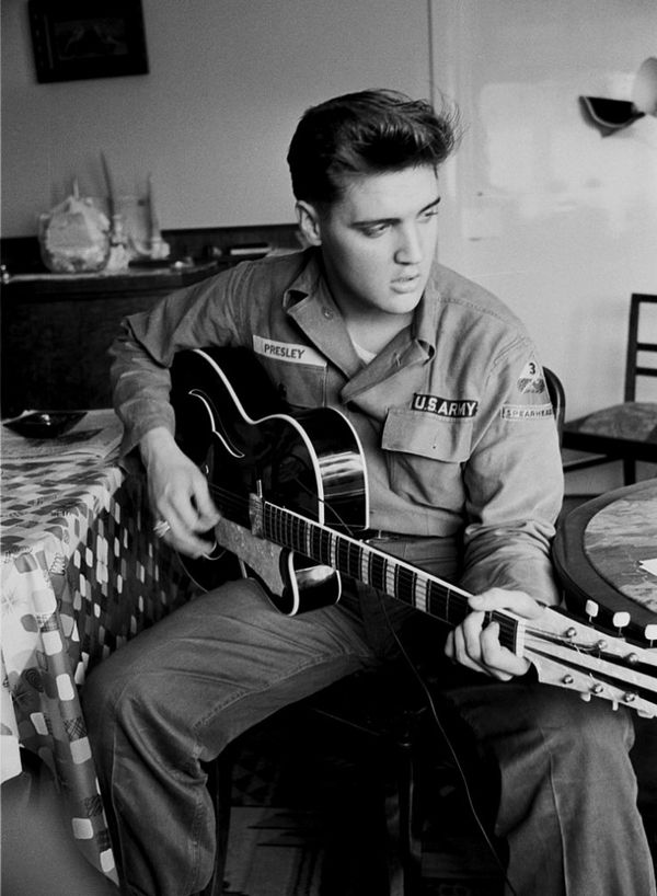 Elvis Presley : photos de sa vie