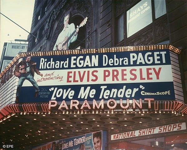 Elvis Presley : photos de sa vie