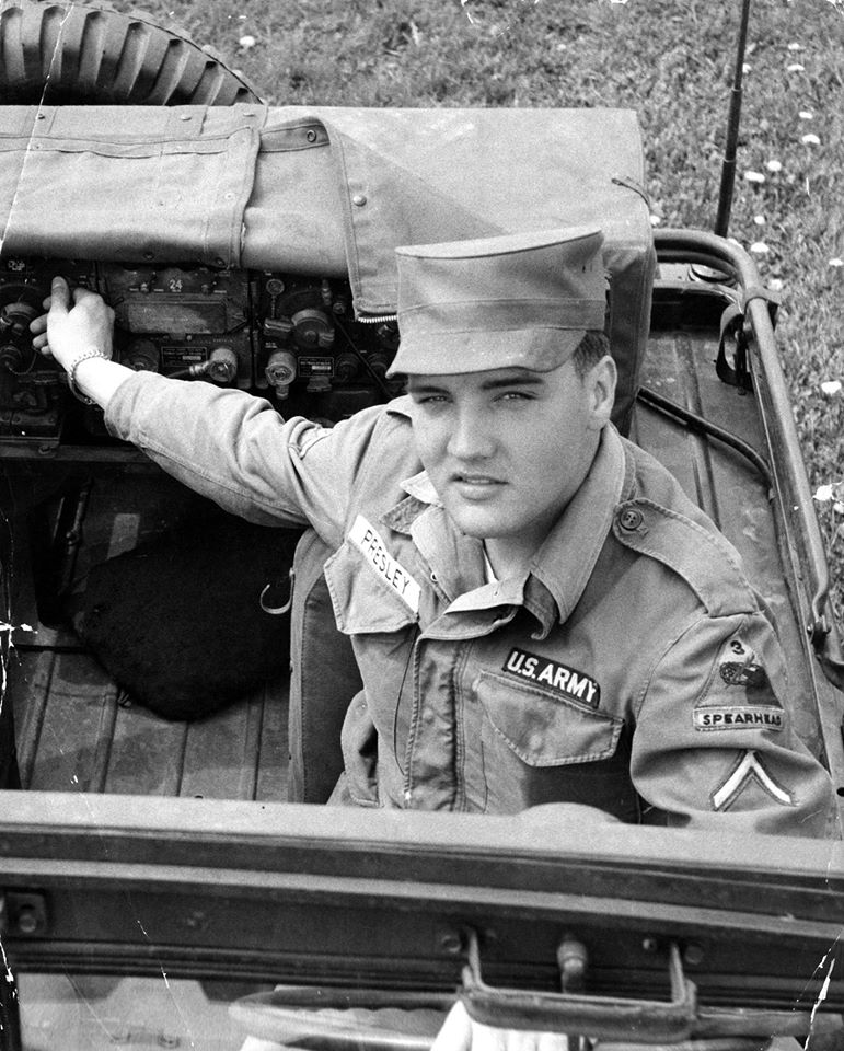 Elvis Presley : photos de sa vie