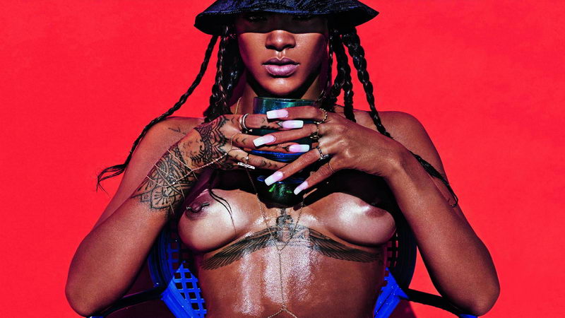 La chanteuse Rihanna nue
