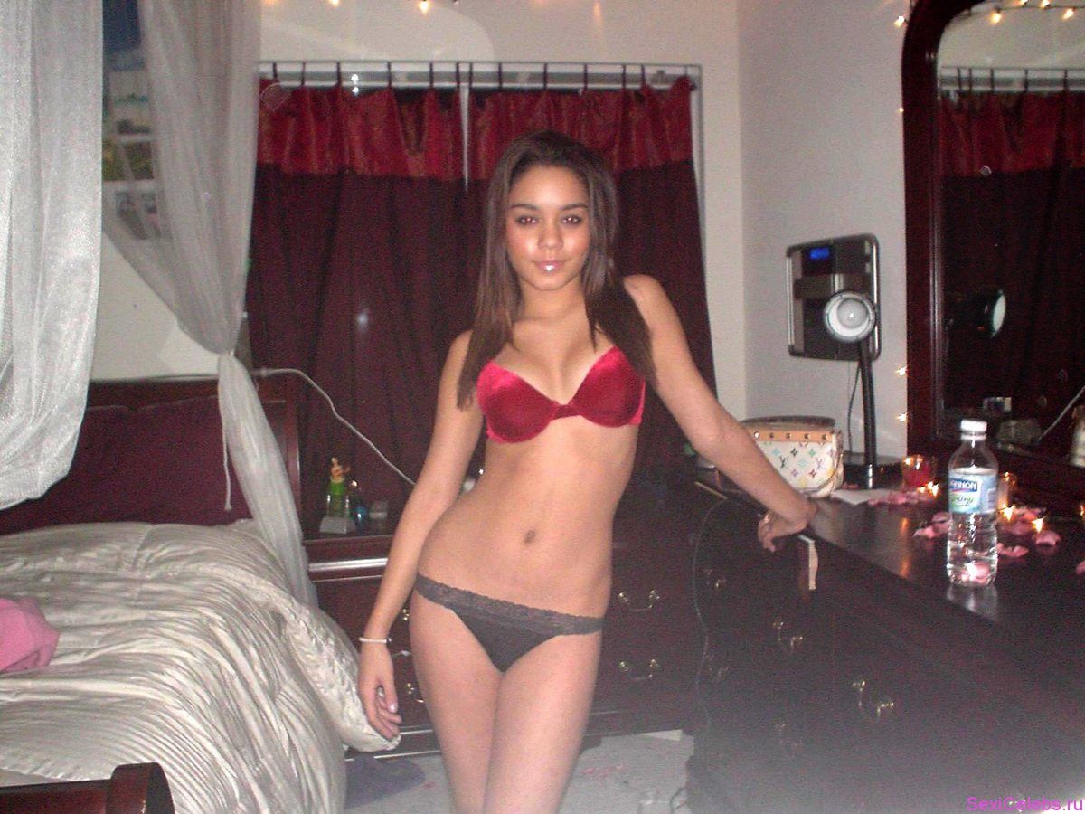 Vanessa Hudgens nue