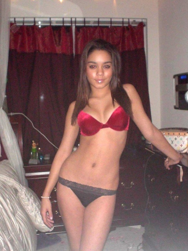 Vanessa Hudgens nue