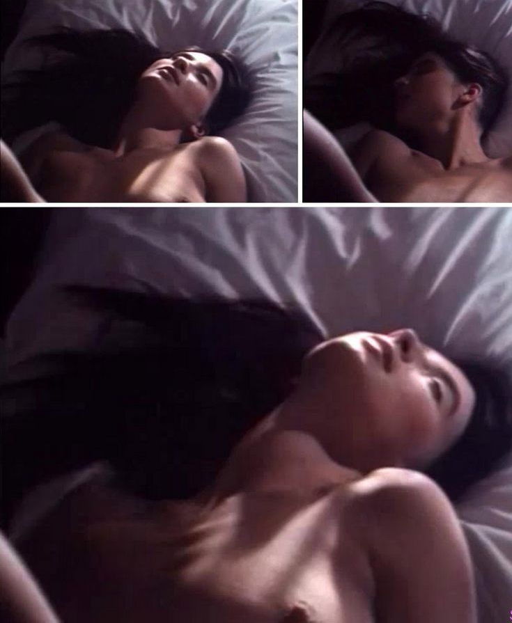 Ekaterina Strijenova nue