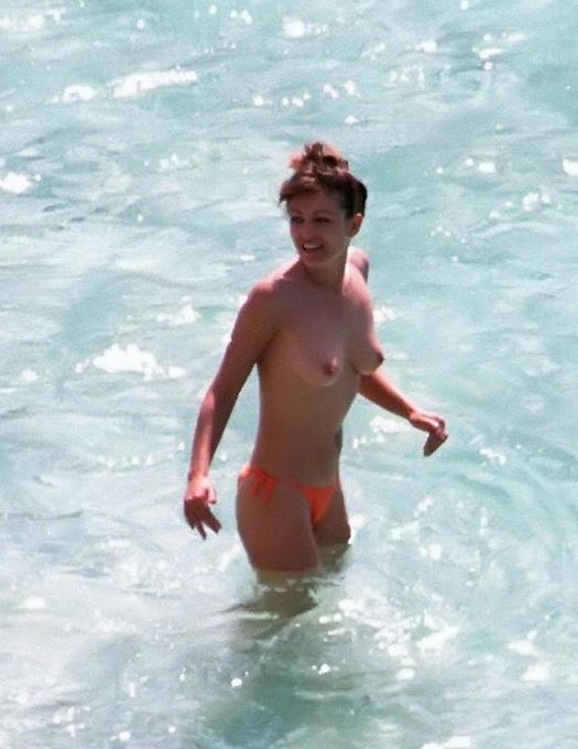 Elizabeth Jane Hurley, entièrement nue