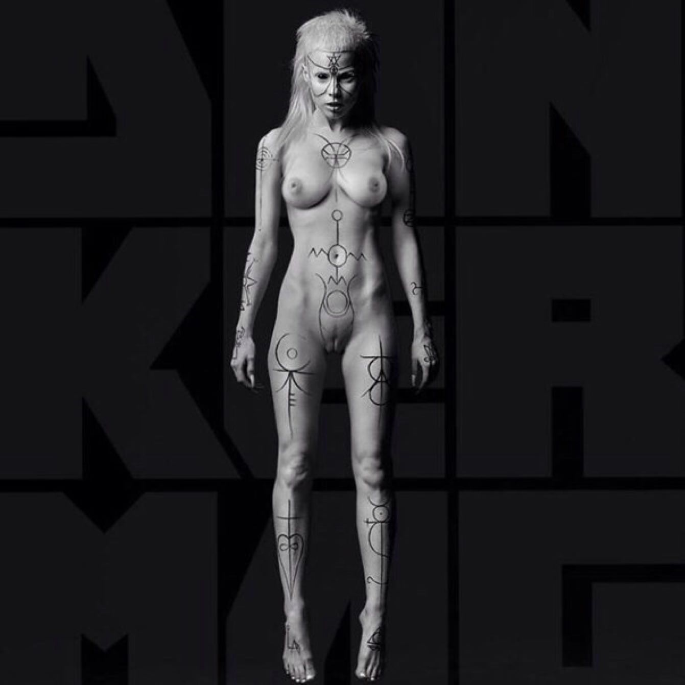 Yolandi Visser, entièrement nue ((Yolandi Visser))