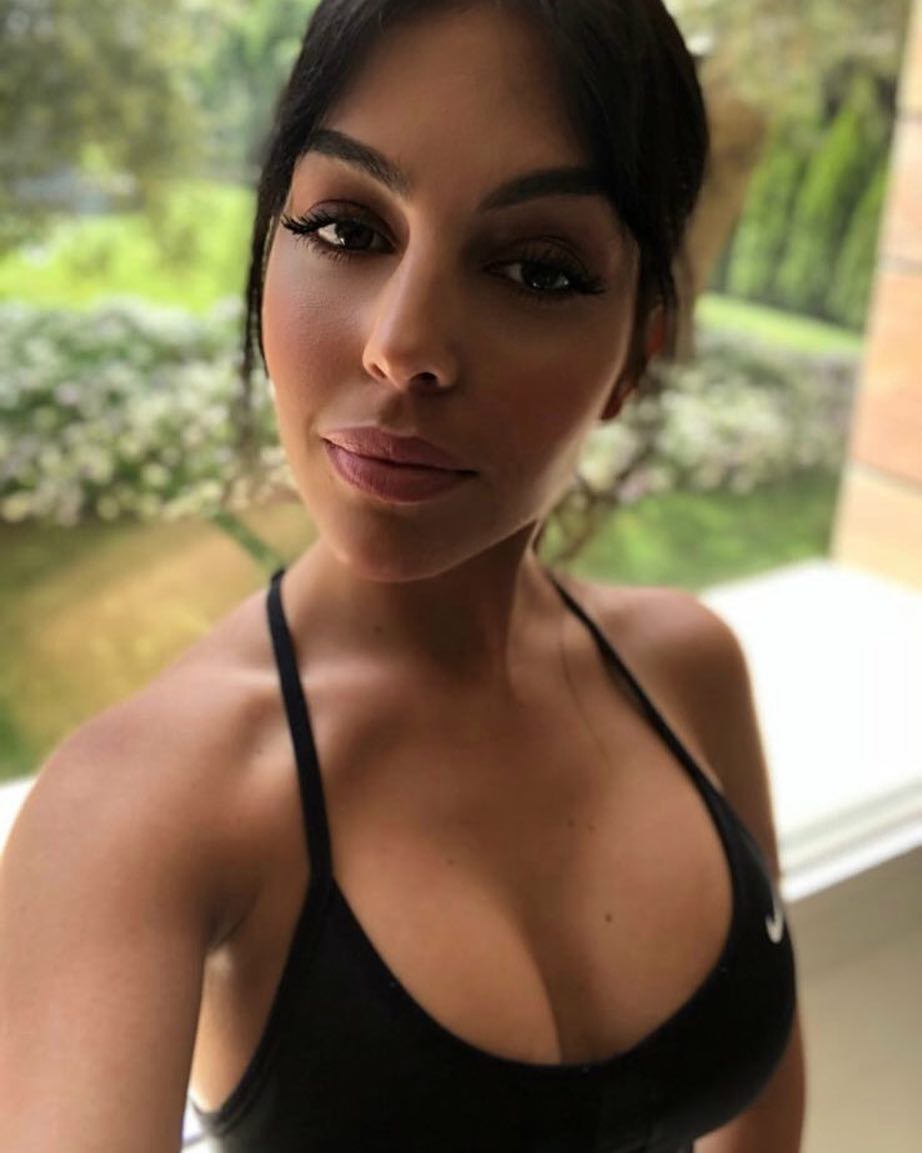 Georgina Rodriguez nue