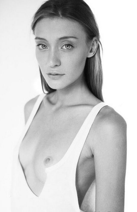 Maria Minogarova nue