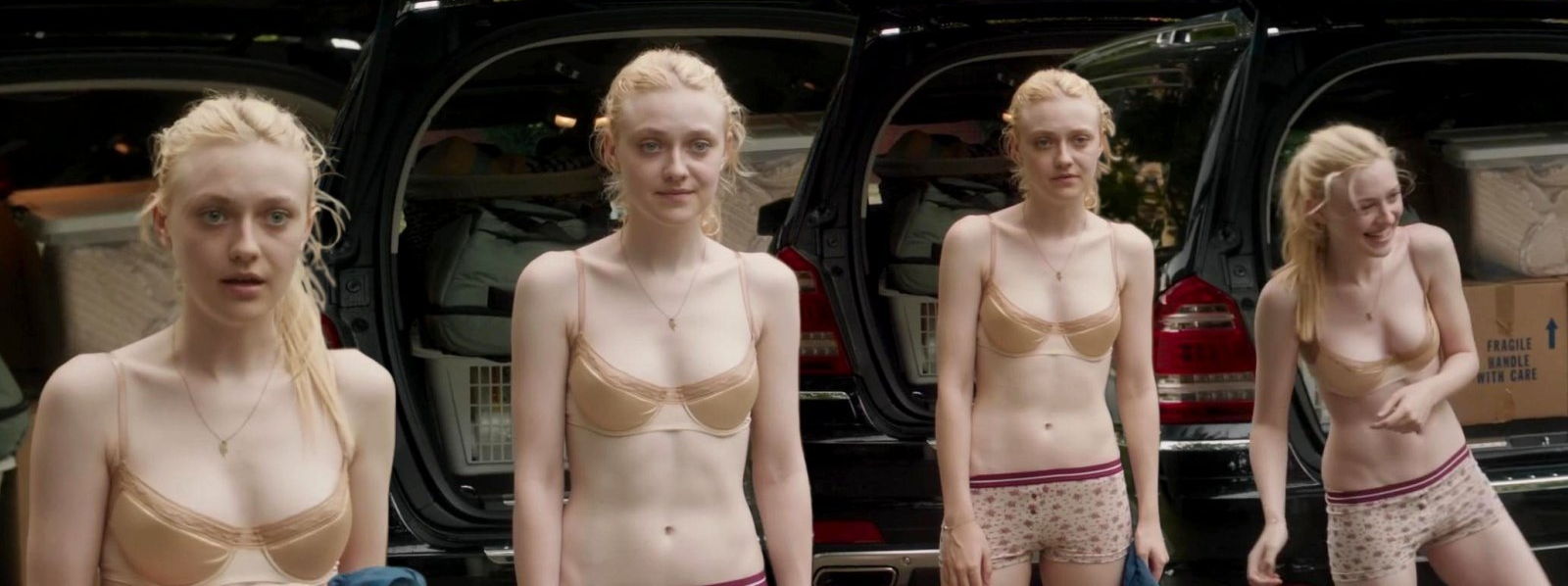 Dakota Fanning nue