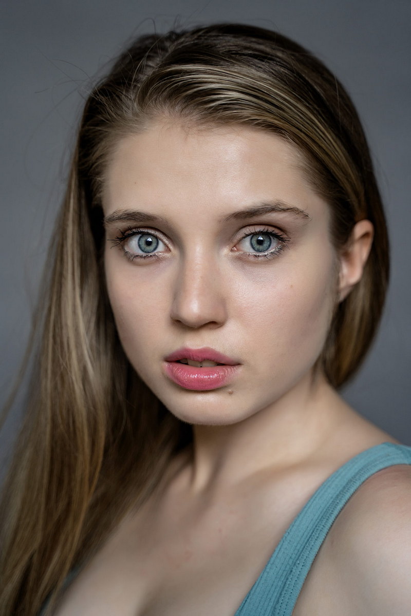 Veronica Mokhireva complètement nue