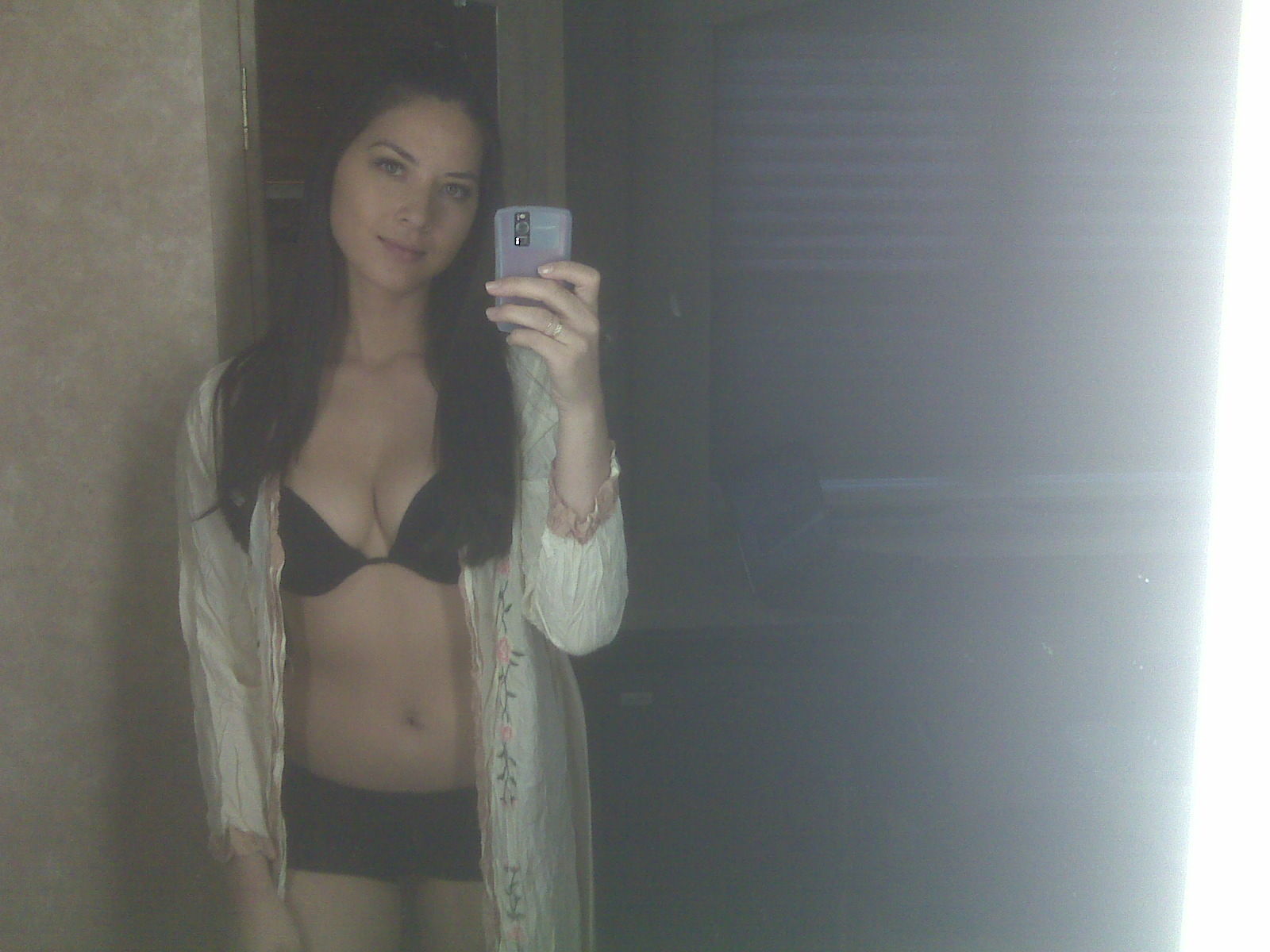 Olivia Mann nue sur des photos divulguées