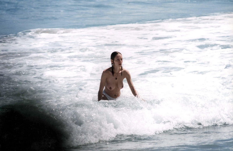 Uma Thurman nue