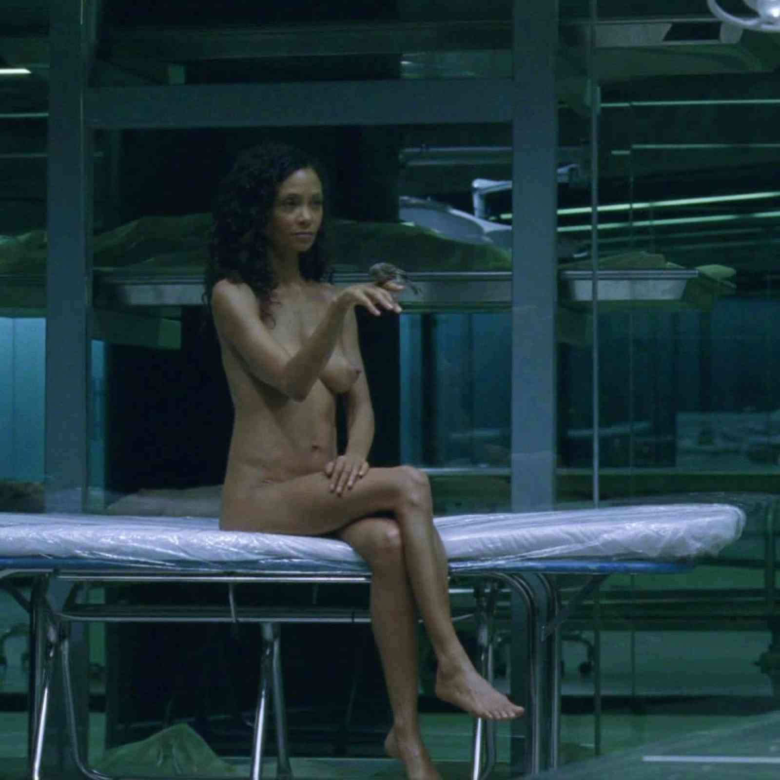 Thandie Newton (Thandie Newton) entièrement nue