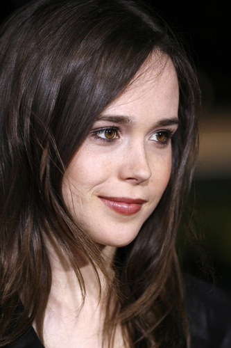 Ellen Page Nue