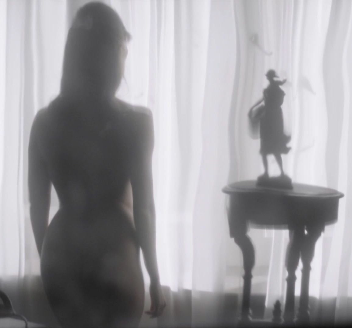 Olga Pavlovets nue