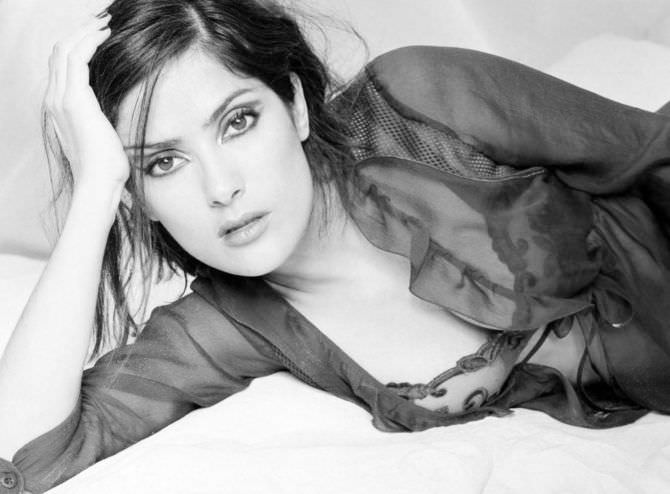 Photos rares de Salma Hayek jeune