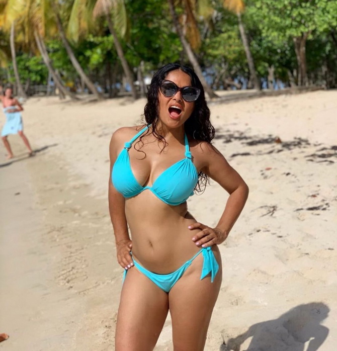 Photos rares de Salma Hayek jeune
