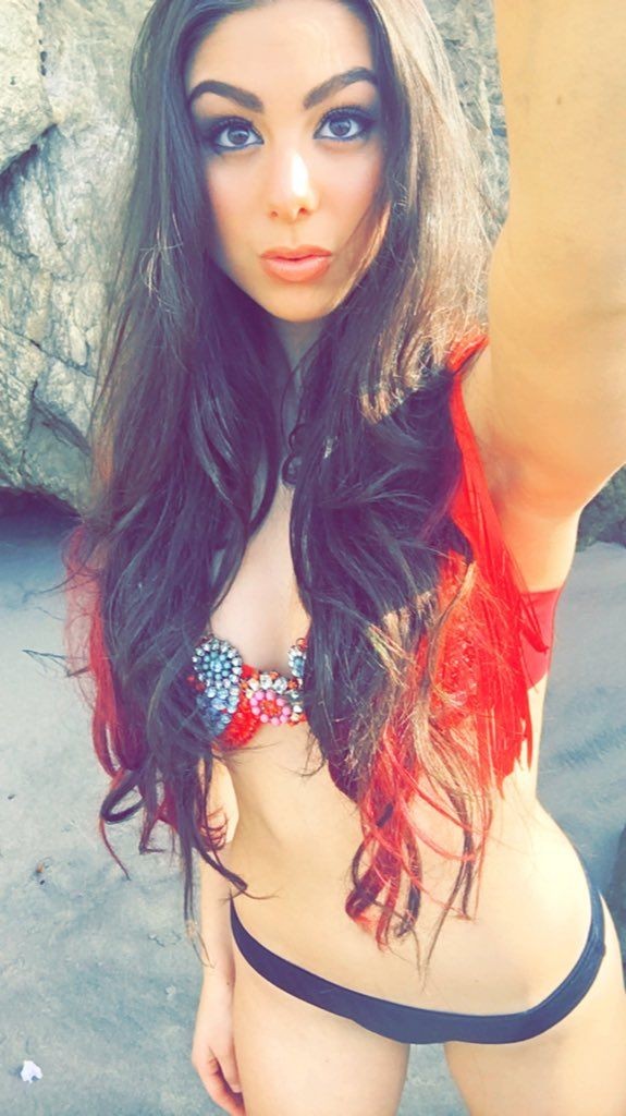 Photos chaudes de Kira Kosarin