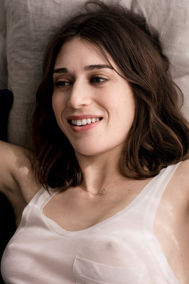 Une photo de Lizzie Kaplan nue
