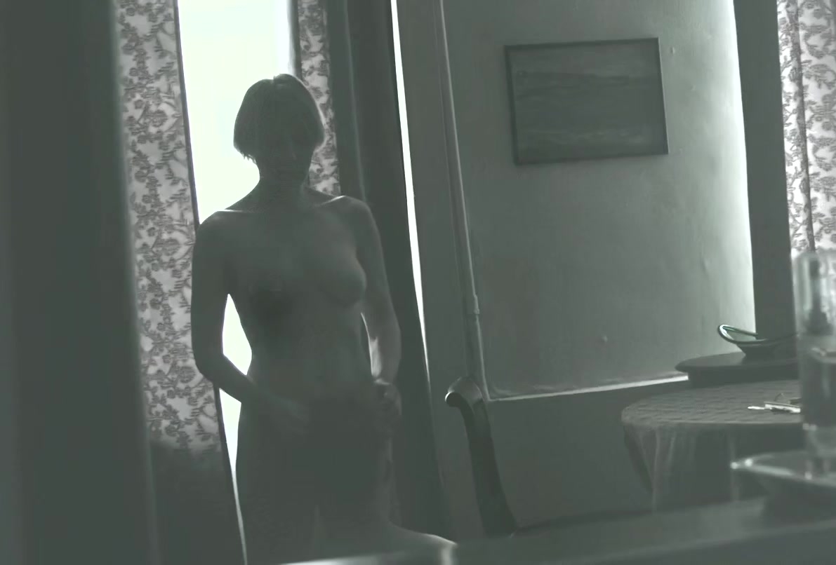 Natalia Vdovina nue