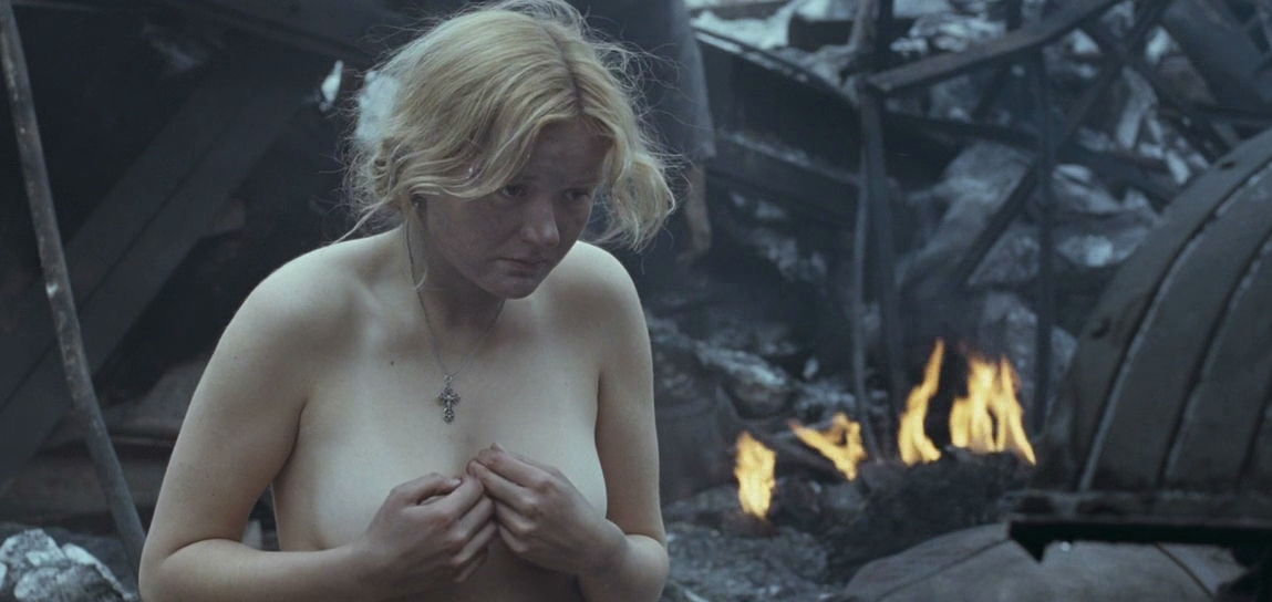 Nadejda Mikhalkova nue