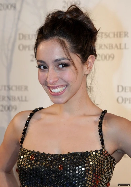 Oona Chaplin Nue