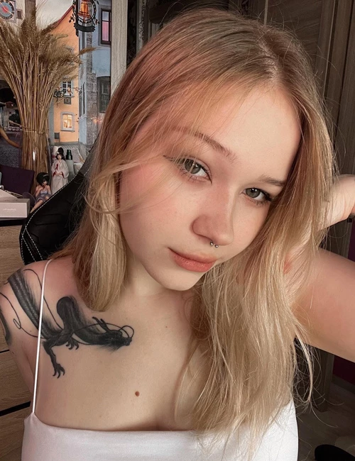 Lera Morfi nue